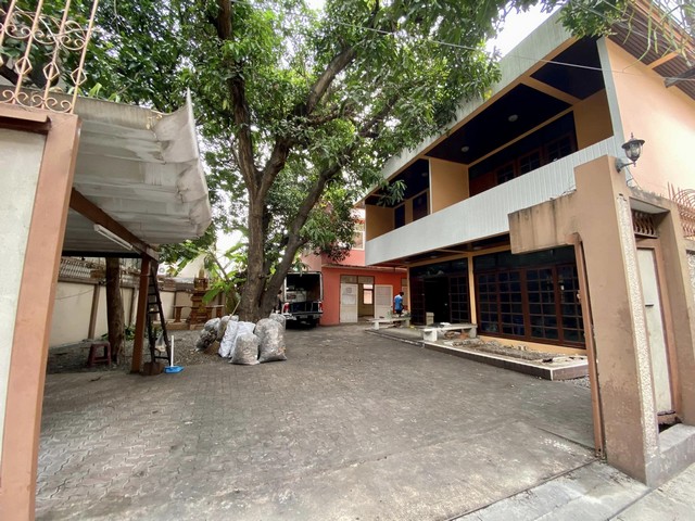 ให้เช่าบ้านเดี่ยว 103 ตรว. เจริญรัถ 24​ ใกล้ไอคอนสยาม เหมาะทำ home office, hoste , ร้านกาแฟ, spa, คลินิคความงาม, ที่รับเลี้ยงคนชรา หรืออื่นๆ