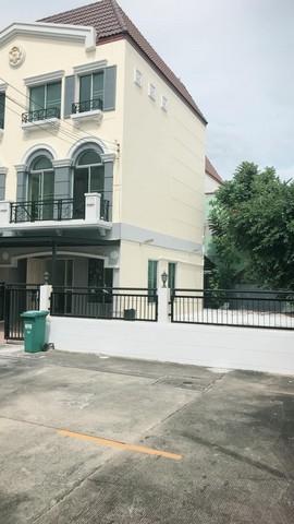 EPL-HR3372 ให้เช่าทาวน์โฮม 3 ชั้น หลังมุม ถนนประเสริฐมนูกิจ 25 โครงการบ้านกลางเมือง Swiss Town เกษตร-นวมินทร์ เนื้อที่ประมาณ 20 ตร.ว.