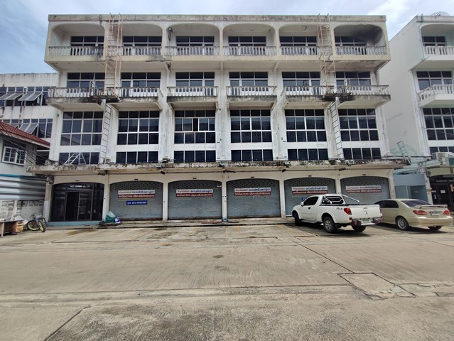 ขายตึก อาคารพาณิชย์ สำนักงาน พระราม 3 ยานนาวา 131 ตรว 4 ชั้นครึ่ง พร้อมจอดรถ 10 คัน 