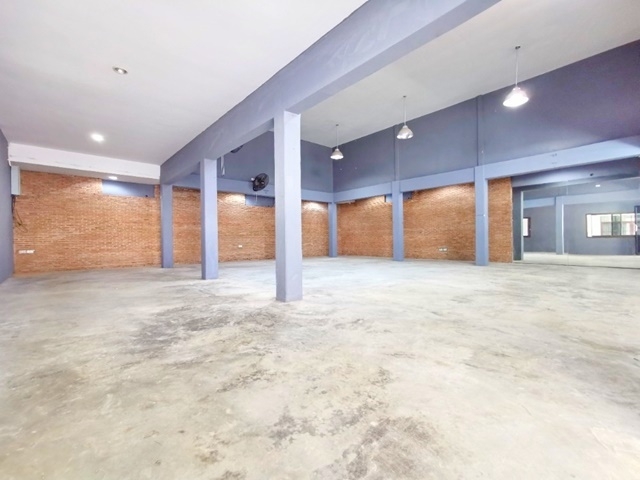 ลาดพร้าว38-48  ให้เช่าบ้านเดี่ยว 2 ชั้น MRT ภาวนา ใหญ่มาก 160ตรว. 580ตรม. จดทะเบียนบริษัทได้ 3นอน 5น้ำ 6จอดรถ 4แอร์ เซ็นทรัล ลาดพร้าว