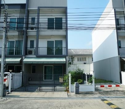EPL-HR3374 ให้เช่า-ขายทาวน์โฮม บ้านกลางเมือง สวนหลวง ซอยเฉลิมพระเกียรติ 28 บ้านแปลงมุม  ขนาด 34.1 ตร.วา พื้นที่ 178 ตรม.