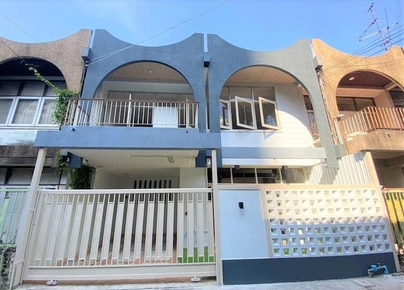  ให้เช่าทาวน์เฮาส์2ชั้น 2 ห้องนอน 2 ห้องน้ำ หมู่บ้านสวนเจริญใจ ซอยเอกมัย 12(ซอยเดียวกันกับ Home Ekkamai)