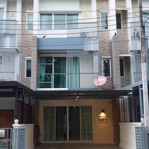ให้เช่าทาวน์โฮม 3 ชั้น 3 ห้องนอน โครงการทาวน์พลัส เอ็กซ์ ย่านลาดพร้าว โยธินพัฒนา ประดิษฐ์มนูญธรรม พร้อมอยู่