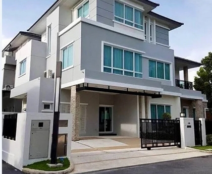 ให้เช่าและขาย บ้านเดี่ยวหรู 3 ชั้น โครงการ แกรนด์ บางกอก บูเลอวาร์ด พระราม 9-ศรีนครินทร์ 105 ตารางวา 5 ห้องนอน 7 ห้องน้ำ ตกแต่งครบ