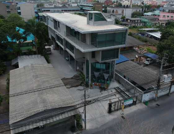 ให้เช่าและขายพื้นที่ อาคาร 4 ชั้น ซอยอ่อนนุช 39 ศรีนครินทร์ 24   พื้นที่ใช้สอย 1000 ตรม 