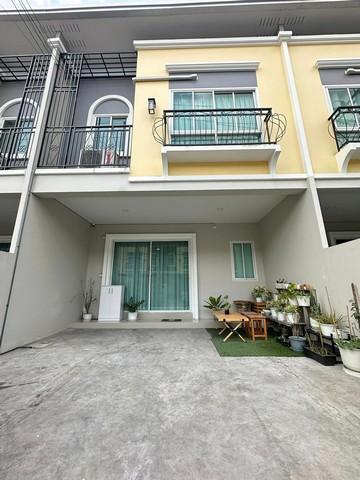 ขายทาวน์โฮม 2 ชั้น ถนนพัฒนาชนบท 3 โครงการ The Verona Village Rama 9-Krungthepkrita เดอะ เวโรน่า วิลเลจ พระราม 9-กรุงเทพกรีฑา