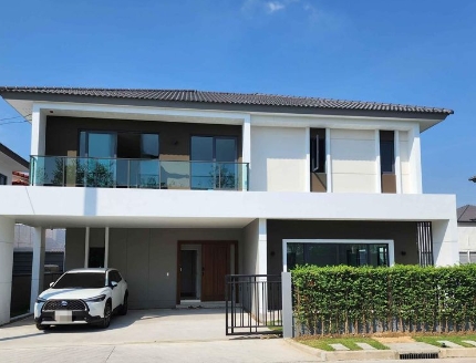  ให้เช่าบ้านเดี่ยว เซนโทร วิภาวดี ดอนเมือง ใกล้โรงเรียนนานาชาติแฮร์โรว์ เนื้อที่ 77 ตรว 4 นอน 5 น้ำ