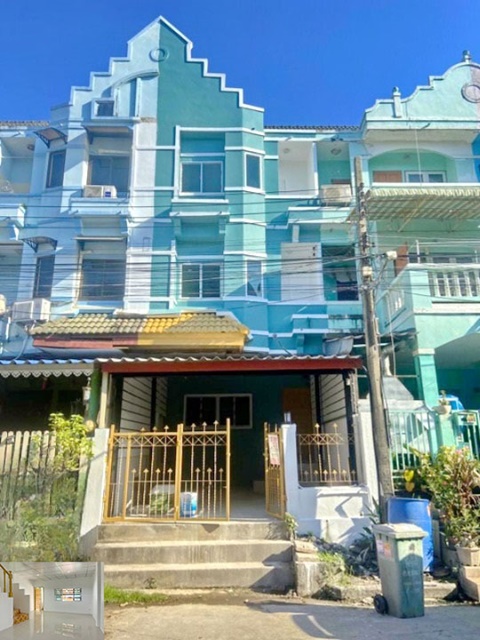 MRT ศรีแบริ่ง 1.5 กม. ให้เช่าทาวน์เฮ้าส์ 3 ชั้น บ้านเปล่า ราคาไม่แพง 22ตรว. 140ตรม. รีโนเวทใหม่ สงบ 4นอน 3น้ำ 1จอดรถ แม็คโคร ศรีนครินทร์