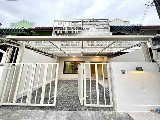 PO729 ขาย ทาวน์เฮ้าส์ 2 ชั้น หมู่บ้าน ยลประภา ซอยลาดพร้าว 101 ขายราคา 3,150,000 บาท