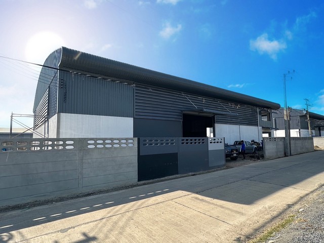 ให้เช่าโกดัง พร้อมออฟฟิศ2 ชั้น พื้นที่ใช้สอยรวม 966 ตารางเมตร ปลายคลองลากค้อน ตำบล หน้าไม้ อำเภอลาดหลุมแก้ว