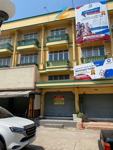 ให้เช่าตึก 3.5 ชั้น ด้านหลังมีพื้นที่  ทำเลดี ศาลายา ใกล้ ม.มหิดล