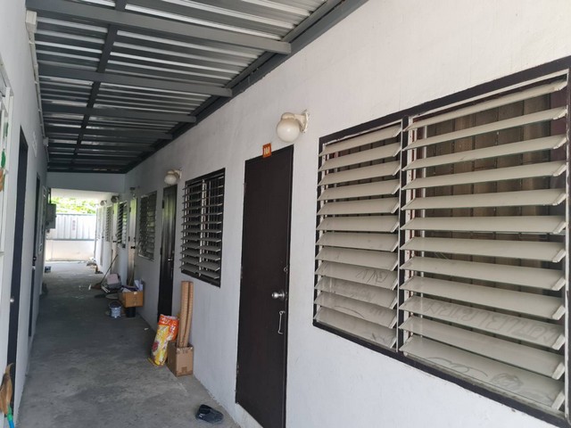 โปรดีพอใจผู้ซื้อขายเงื่อนไขสุดพิเศษ ขายอสังหาริมทรัพย์ ขายหอพัก 60 วา. อ.เมือง จ.ปทุม  60 วา  9ห้องชั้นเดียว  พร้อมให้เช่าอยู่ เจริญมาก  ห้อง หอพักอยู่แถว ม.รังสิต อ.เมือง ปทุม 2.8ลบ. 60วา 