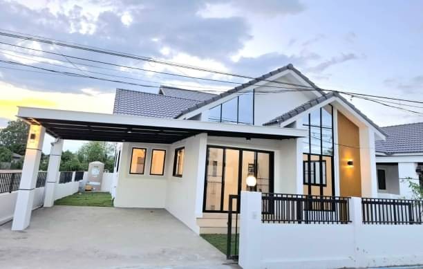 ราคาเริ่มต้นที่ 2.49 ล้าน เนื้อที่ 51 ตรว. บ้านสร้างใหม่ชั้นเดียว หางดง หลังสุดท้าย! สไตล์โมเดิร์น เดินทางสะดวก เข้าเมืองเพียง 10 นาที