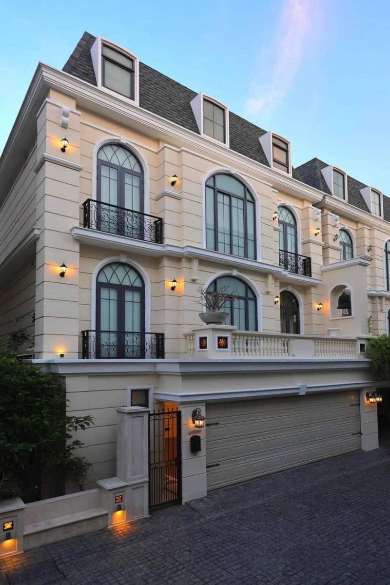 BH2896 ขายและเช่า บ้านหรู  The boulevard ekkamai 22 ตกแต่งพร้อมอยู่ ในเอกมัย 22