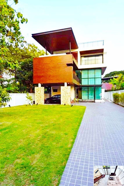  สุทธิสาร 132ตรว. รัชดา MRT ห้วยขวาง 2 กม. ให้เช่าคฤหาสน์หรู 3 ชั้น325ตรม. แหล่งพลุกพล่าน 4นอน 4น้ำ 6จอดรถ สวนหญ้า เดอะ สตรีท รัชดา 