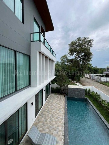 พูลวิลล่าสร้างใหม่ 3ชั้น สไตล์โมเดิร์นลักชัวรี่ สันพระเนตร สันทราย