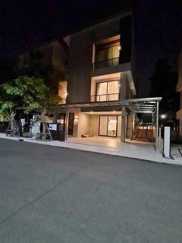 ให้เช่าบ้านเดี่ยว 3 ชั้น ใกล้ทางด่วนรามอินทรา-อาจณรงค์ ใกล้ the Walk ใกล้CentralFestival EastVille บ้านกลางเมือง คลาสเซ่