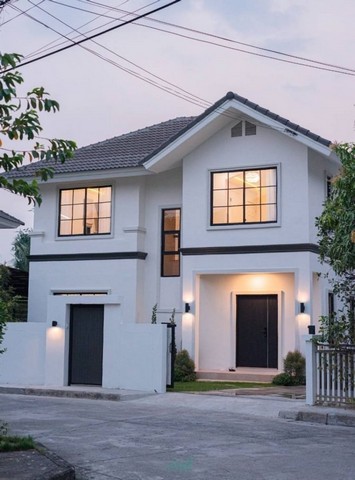 บ้าน 2ชั้น กาญจน์กนกวิลล์ ตกแต่งสไตล์โมเดิร์นคอมเทมโพรารี่ สารภี