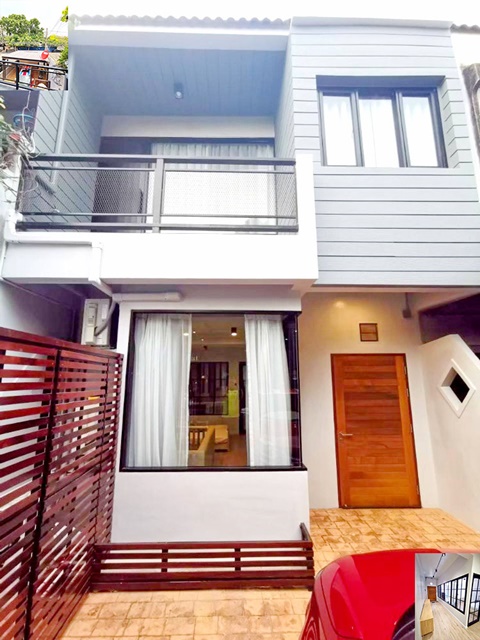 รัชดา ลาดพร้าว  MRT สุทธิสาร 2 กม. ให้เช่าทาวน์โฮม 2 ชั้น รีโนเวทใหม่ 28ตรว. 150ตรม. สวยทุกมุม 2นอน 2น้ำ 2จอดรถ เดอะ สตรีท รัชดา