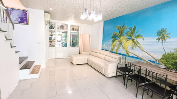  ขาย ทาวน์โฮม 3 ชั้น หน้าสวน ติดถนนหลัก เข้าออกได้หลายทาง กรุงเทพกรีฑา 7 และ รามคำแหง 60 