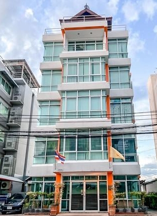  ขายและให้เช่าอาคารสำนักงาน 5 ชั้น มีลิฟท์ ซอยนวลจันทร์  บึ่งกุ่ม ย่านเลียบด่วนรามอินทรา ใกล้ CDC