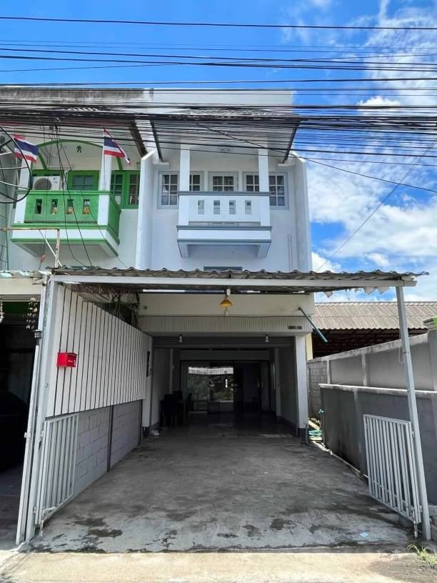 ขายพร้อมผู้เช่า 2.89 ล้าน 28 ตรว. ทาวน์เฮ้าส์ 3 ชั้น อำเภอเมือง ทำเลดี ค้าขายได้ เฟอร์นิเจอร์ครบ หิ้วกระเป๋าพร้อมเข้าอยู่ได้เลย