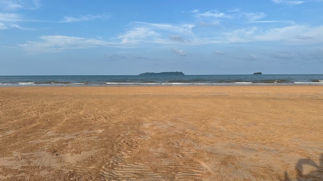 มิถุนากลางปีรับโปรดีดีข้อเสนอสุดพิเศษกับทีมการขายเน้นโทรตรงนะคะ  ขายอสังหาริมทรัพย์ ที่ดินราคาหลักแสน ปรับพื้นที่พร้อมขาย ที่ดินใกล้ทะเล ต.ทรายทอง อ.บางสะพานน้อย จ.ประจวบคีรีขันธ์