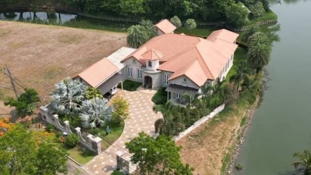 ขายบ้านหรูติดเลค 42 ล้าน 374 ตรว. 5 นอน 5 น้ำ โซนแม่ริม บ้าน 2 ชั้น ในโครงการ Green Valley Golf Club บรรยากาศดี ร่มรื่น