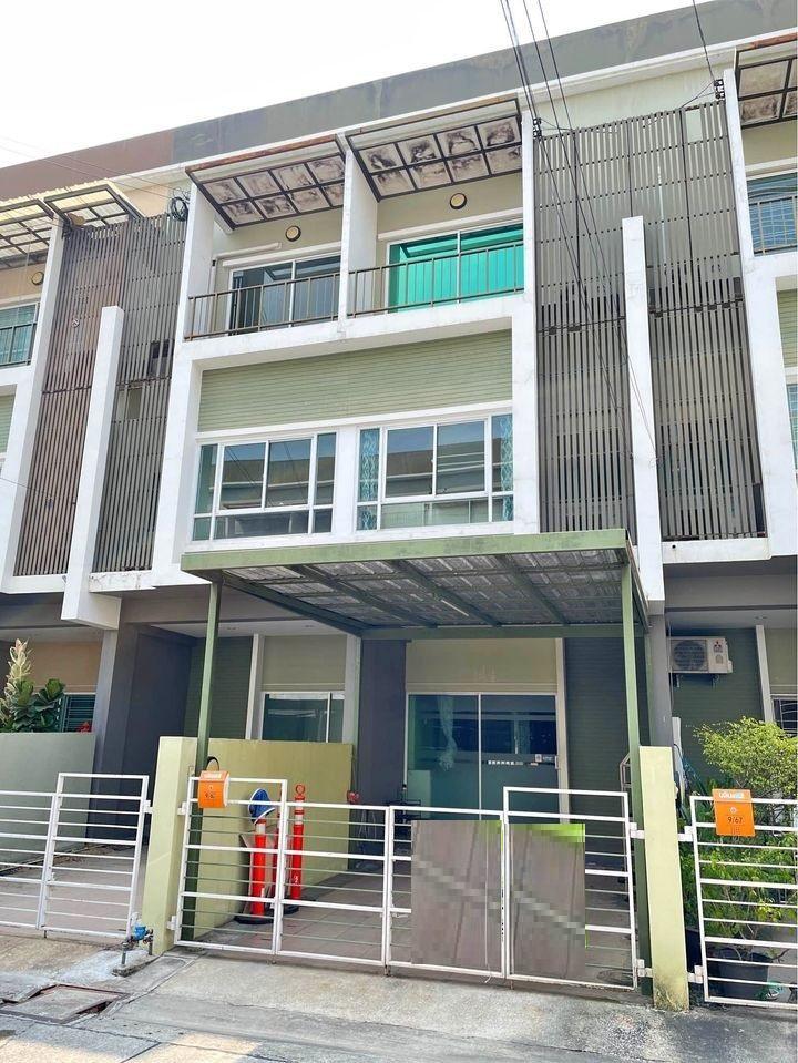 EPL-HR3406 ให้เช่าทาวน์โฮม 3ชั้น รามคำแหง144 โครงการนลินอเวนิว 2 เนื้อที่ 20 ตารางวา มี 3 ห้องนอน 3 ห้องน้ำ มีแอร์ ให้ 4 เครื่อง