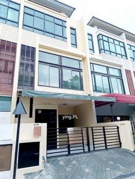 ให้เช่าพร้อมอยู่ โฮมออฟฟิศ โครงการ Habitat ศรีวรา Town in Town ที่จอดรถสะดวก