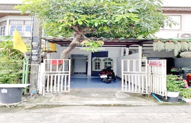 สุกี้ตี๋น้อย ห้วยขวาง อยู่เจริญ รัชดาภิเษก14-20 ทาวน์เฮ้าส์ให้เช่า  2 ชั้น สะอาด ปลอดภัย 2นอน มีแอร์1 MRTสุทธิสาร 16 ตรว. 144 ตรม.