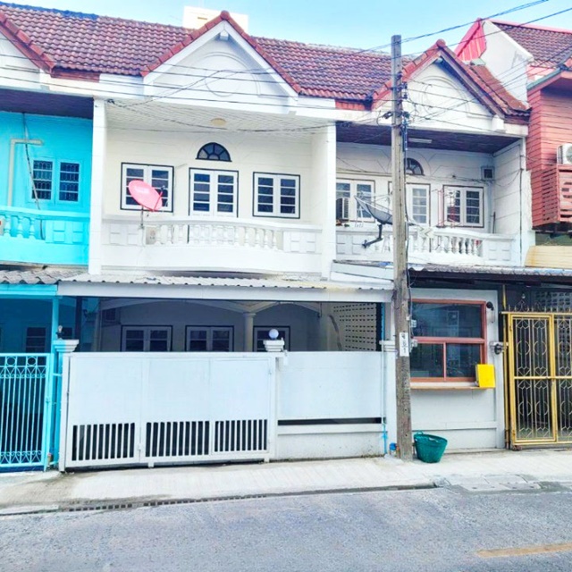 ลาดพร้าว 88-98 22ตรว. MRT ลาดพร้าว 83 ประชาอุทิศ ให้เช่าทาวน์โฮม 2 ชั้น 132ตรม. รักสัตว์ ไม่เคยอยู่ 2นอน 2น้ำ 3แอร์ 