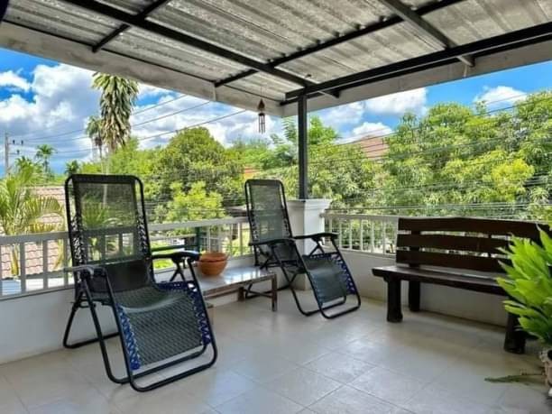 ขายต่ำกว่าราคาประเมิน 2.59 ล้าน 50 ตรว. บ้านเดี่ยว 2 ชั้น สันปูเลย ดอยสะเก็ด โครงการรุ่งธนา 3 ติดถนนสาธารณะ ค้าขายได้ ใกล้เมืองเพียง 15 นาที