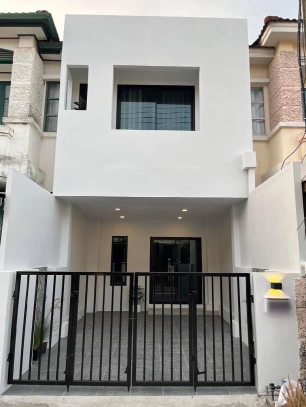 ลดพิเศษ 1.89 ล.เท่านั้น 18 ตรว. บ้าน 2 ชั้น แลนด์แอนด์เฮ้าส์ พาร์ค หนองจ๊อม สันทราย ทำเลทอง รีโนเวทใหม่ทั้งหลัง เฟอร์นิเจอร์ครบ