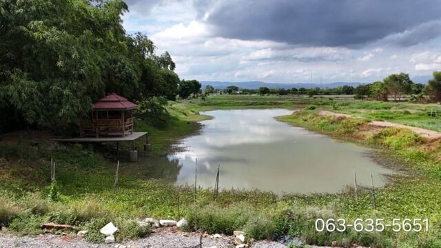 ขายที่ดินบ่อปลา ใกล้วัดมณีวงศ์ ต.ดงละคร อ.เมืองนครนายก แปลงนี้มีครบ มีบ่อปูนและบ่อดิน แถมบ้านน็อคดาวน์ 1 หลัง