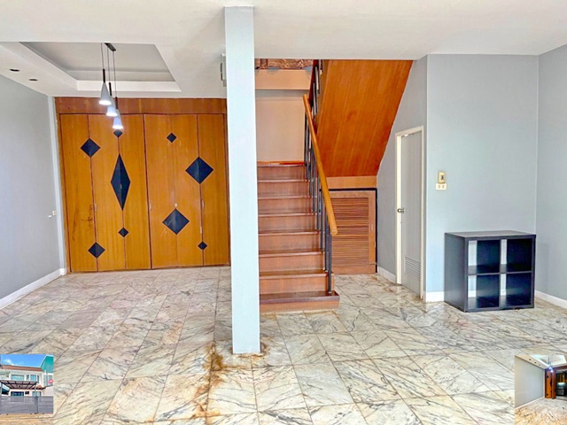 ให้เช่าทาวน์เฮาส์ 2 ชั้น อโศก รีโนเวทใหม่ สถานทูตจีน MRT พระราม 9 รัชดาภิเษก1-9 18ตรว. 148ตรม. ทำเลดีมาก สะดวก 3นอน 