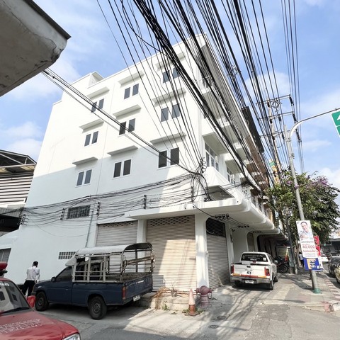 ขายด่วน! ตึกแถว ทำเลดี ห้องมุม 3 คูหา ติดถ.พระราม 3 ใกล้ Terminal 21 (57.6 ตร.วา) พื้นที่ 1,100 ตร.ม โทร. 095-965-6664