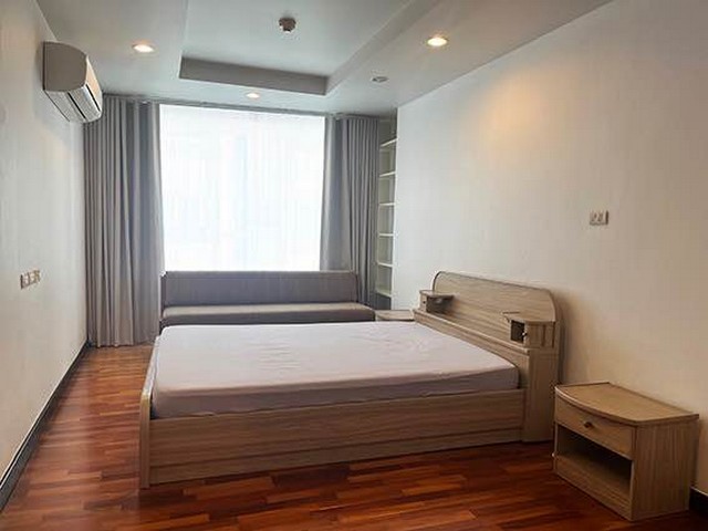 Avenue 61 convenient spacious safe 4th floor BTS Ekkamai