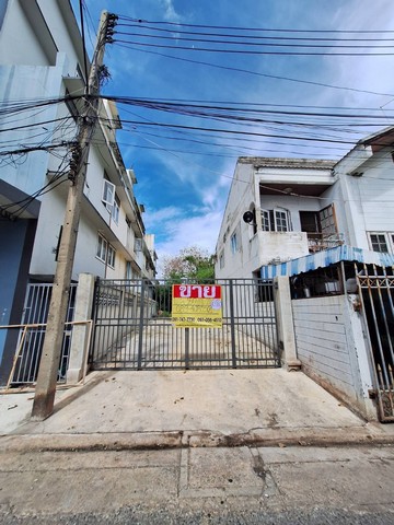 ขายบ้านเแฝดชั้นเดียว 160 ตร.ว. ซอยวิเชียรโชฎก4  ทำเลทองย่านชุมชน เมืองมหาชัย สมุทรสาคร   ZW377