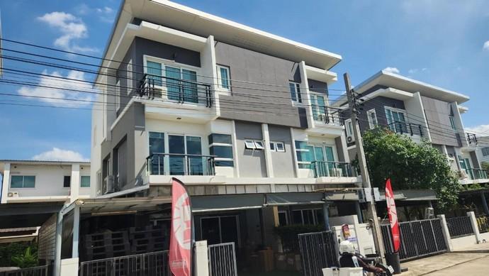 ให้เช่าโฮมออฟฟิศบ้านแฝดสุดหรู ติดถนนใหญ่ วิภาวดี-รังสิต ในหมู่บ้านชวนชื่นโมดัส