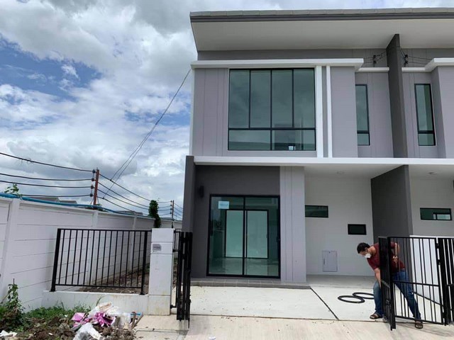 ให้เช่าทาวโฮม ซอยสุเหร่าคลองหนึ่ง 13 หมู่บ้านพฤกษาวิลล์ รามอินทรา-พระยาสุเรนทร์  หลังมุม 2 ชั้น