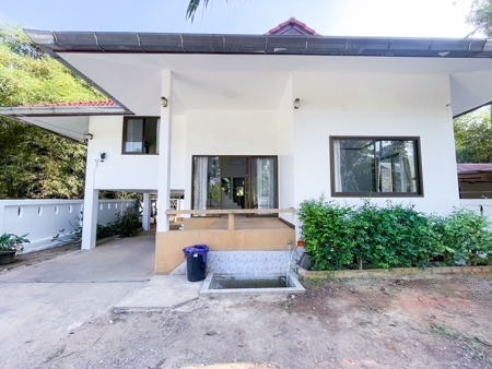 2 bedroom detached house #available for rent, quiet atmosphere. Near Racha Pier