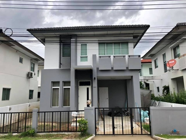 ให้เช่าบ้านเดี่ยว 40 ตรว  3 ห้องนอน 2 ห้องน้ำ  ,2แอร์   บ้านพร้อมพัฒน์ พระรามเก้า-วงแหวน พร้อมอยู่เฟอร์นิเจอร์ครบ