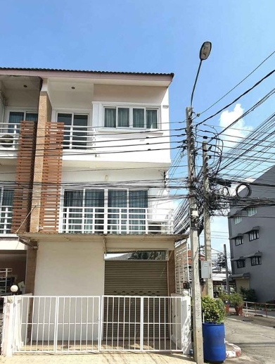 ให้เช่าทาวน์โฮม 3ชั้น โครงการโฮมอินทาวน์ พหลโยธิน 73 ใกล้รถไฟฟ้า สถานี คปอ.