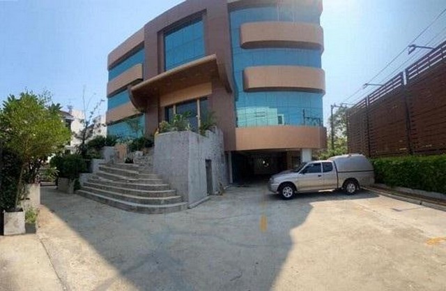 PO803 ให้เช่า อาคาร พาณิชย์ 5 ชั้น รวมดาดฟ้า 1500 ตรม. โซนทาวน์อินทาวน์ ลาดพร้าว เลียบด่วน