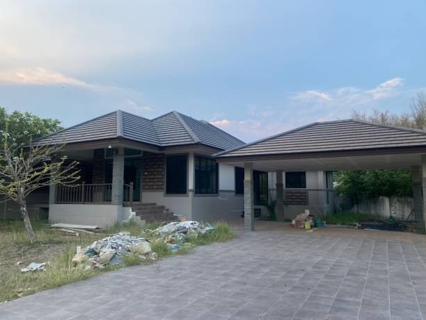 บ้านสร้างใหม่ เนื้อที่กว้าง ขาย 6.9 ล้าน 1 ไร่ 4 นอน 4 น้ำ บ้านชั้นเดียว บวกค้าง ใกล้โรงพยาบาลสันกำแพง เดินทางสะดวก ไปสนามบิน เพียง 25 นาที