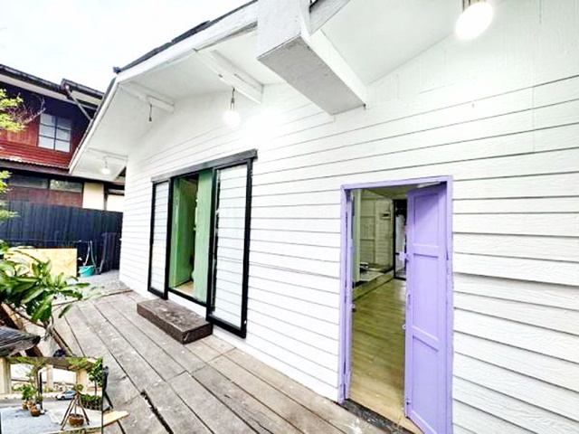 เซ็นทรัล ปิ่นเกล้า 2กม. MRT บางยี่ขัน 2.5 กม. ให้เช่าบ้านไม้ ชั้นเดียว บรมราชชนนี 50ตรว. 138ตรม.ค้าขาย 1สตูดิโอ 1น้ำ 2จอดรถ ติดถนนใหญ่ 