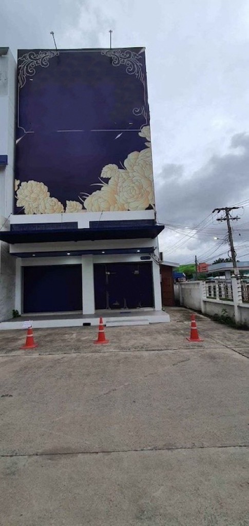 BH2936 เซ้งร้านนวด ตึก2คูหาห้องมุม ตั้งอยู่ริมถนนปากซอยเพชรเกษม45 ตรงข้าม The Mall บางแค มีรถไฟฟ้า MRT