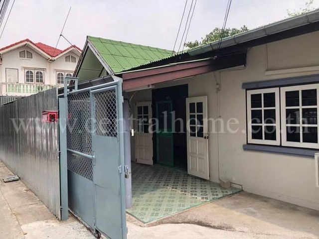 บ้านเดี่ยวชั้นเดียว ซอย มีเจริญ ชุมชนดวงมณี ใกล้สถานีรถไฟฟ้าสายสีเขียว