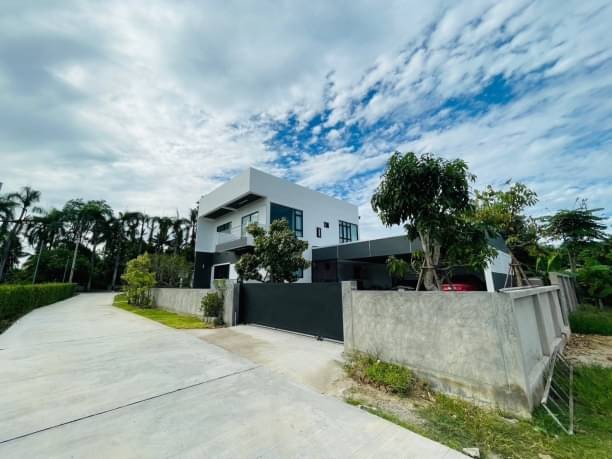 ให้เช่า 55,000 บาท บ้าน 2 ชั้น สไตล์โมเดิร์น วิวสวย ภูเขา ทุ่งนา พร้อมที่ดินขายยกแปลง ซื้อแยกได้แบ่งแปลงแล้ว ทำพูลวิลล่าได้